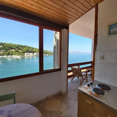 Next To The Sea * Jelsa (Hvar)